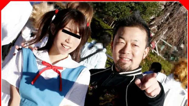 オタクの聖地で萌えメイドをナンパ中出し!パート1