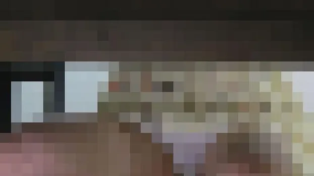 焼肉屋でまさかの待ちぼうけをくらった女達のパンチラ盗撮