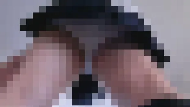 お掃除中の女子校生純白パンティー隠し撮り