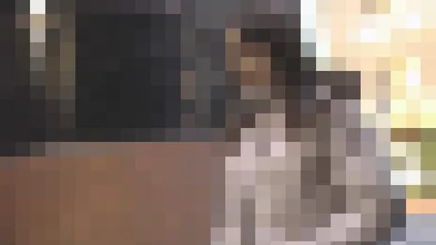 熟女バックパンチラ狙い撃ち1