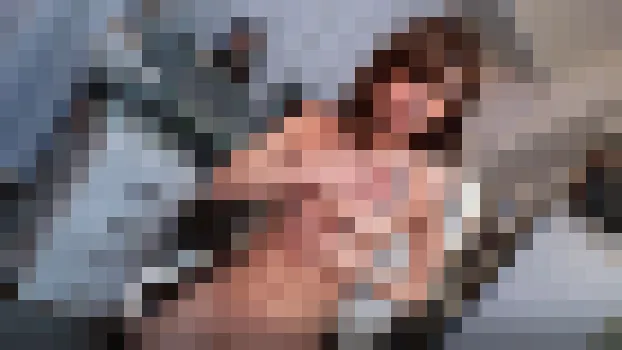 無修正、ゴージャスなアジア系ブルネットのルナは、オナニーする時に彼氏に自分の美しい身体を見せようと決めた